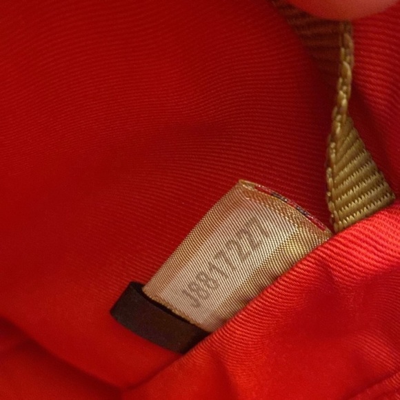 Dooney and Bourke Sutton Sydney Satchel purse. - Picture 9 of 15